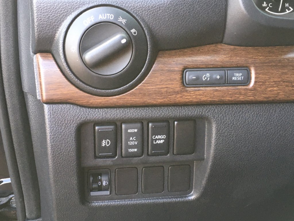 Used 2017 Nissan Titan Platinum Reserve RWD image 19