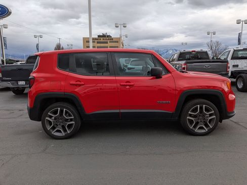 Used 2021 Jeep Renegade Sport image 2