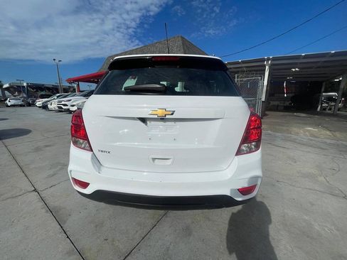 Used 2019 Chevrolet Trax LS FWD image 4