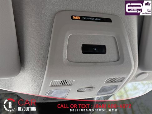 Used 2025 Ford Transit 250 148 Medium Roof image 18