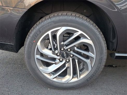 New 2025 Lincoln Navigator Reserve image 9