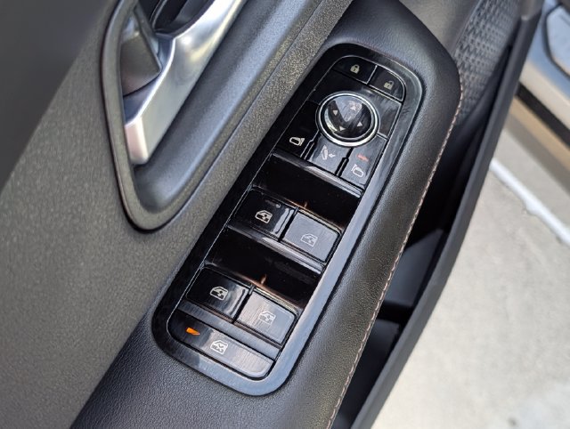 Used 2024 Nissan Ariya FWD image 19
