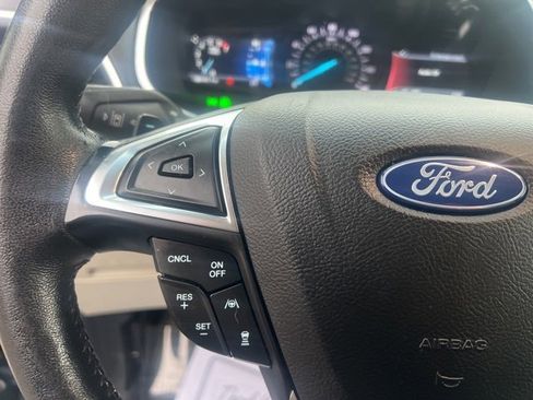 Used 2019 Ford Edge Titanium w/ Cold Weather Package image 28