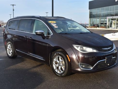 Used 2018 Chrysler Pacifica Limited w/ Advanced Safetytec Group image 10