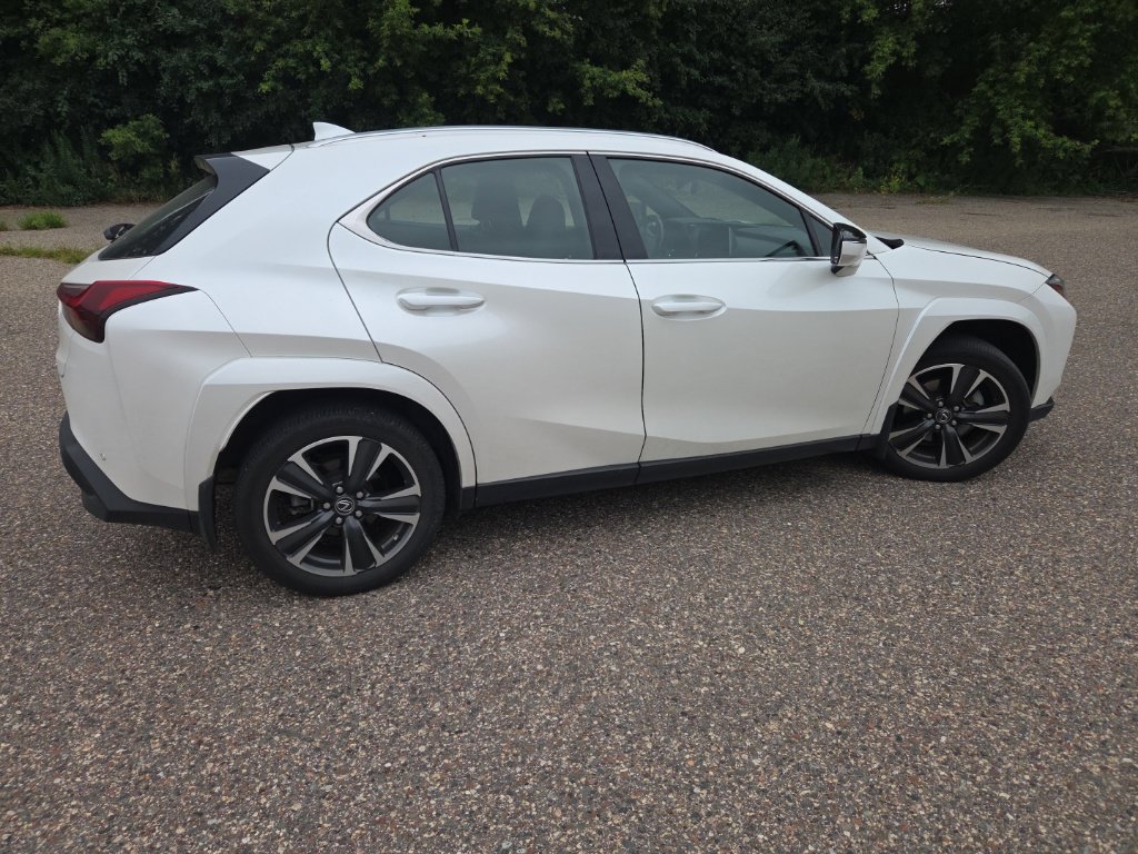 Used 2024 Lexus UX 250h AWD w/ Premium Package image 23