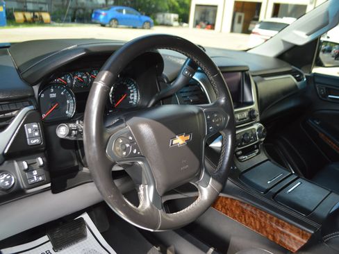 Used 2015 Chevrolet Tahoe LTZ AWD/4WD image 17