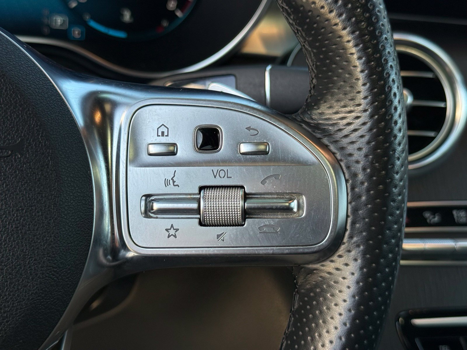 Used 2022 Mercedes-Benz GLC 300 image 32