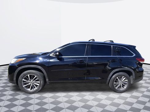 Used 2017 Toyota Highlander XLE image 7