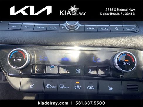 Used 2025 Hyundai Elantra SEL image 21