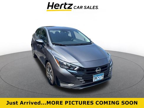 Used 2025 Nissan Versa SV FWD image 1