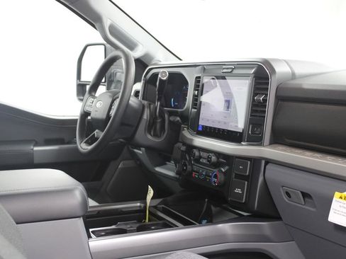 New 2026 Ford F250 XLT w/ XLT Premium Package image 32