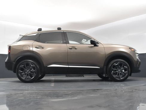 New 2026 Nissan Kicks SR w/ Illumination Package AWD/4WD image 43