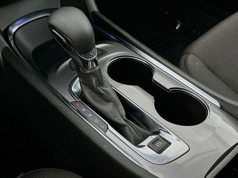 Used 2023 Chevrolet Malibu LT FWD image 16