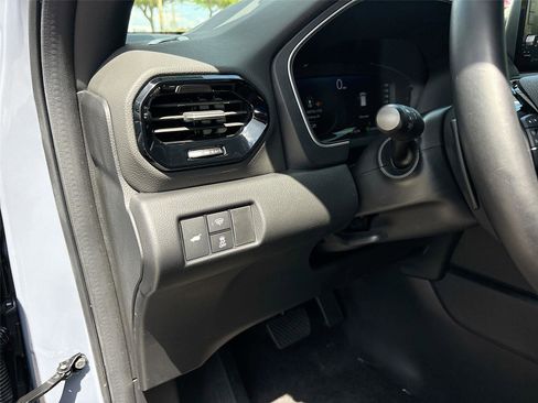 Certified 2025 Honda Pilot Black Edition image 11