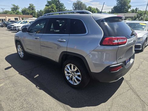 Used 2017 Jeep Cherokee Limited AWD/4WD image 12