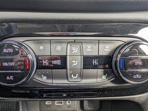 Certified 2023 Buick Encore GX Essence w/ Experience Buick Package image 22