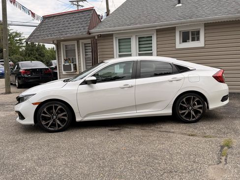 Used 2019 Honda Civic Sport image 3