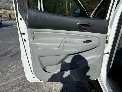 Used 2015 Toyota Tacoma PreRunner image 22