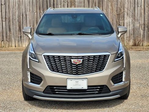 Used 2023 Cadillac XT5 Premium Luxury w/ Technology Package image 2