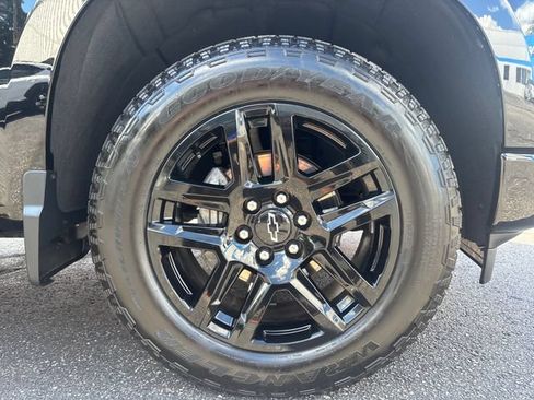 Used 2024 Chevrolet Silverado 1500 Custom w/ Turbomax Blackout Package AWD/4WD image 9