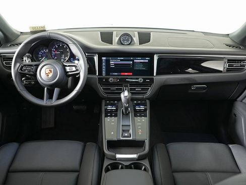 Used 2026 Porsche Macan AWD/4WD image 19