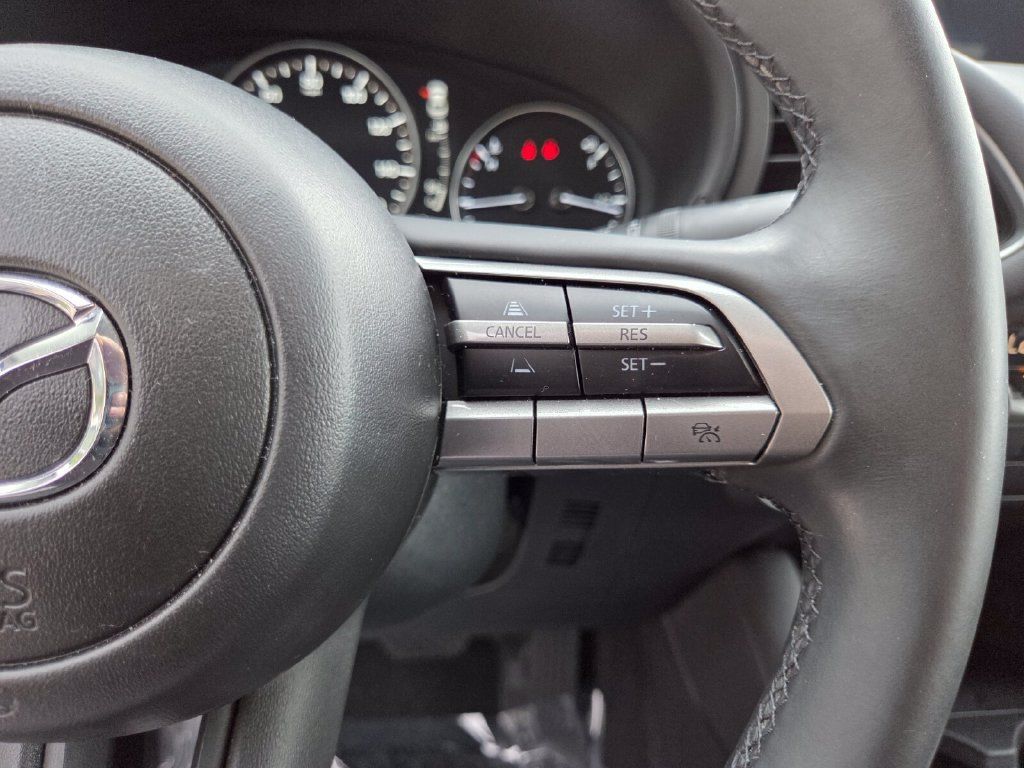 Used 2023 MAZDA MAZDA3 s FWD image 32