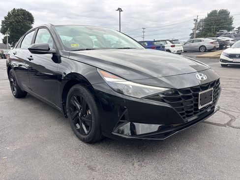 Certified 2023 Hyundai Elantra SEL w/ Preferred Accessory Package FWD image 6