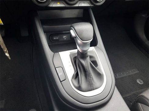 Used 2023 Kia Forte LXS w/ LXS Technology Package image 28