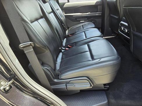 Certified 2024 Ford Expedition XLT RWD image 19