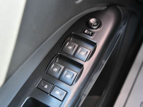 Used 2020 Chevrolet Colorado Z71 image 32