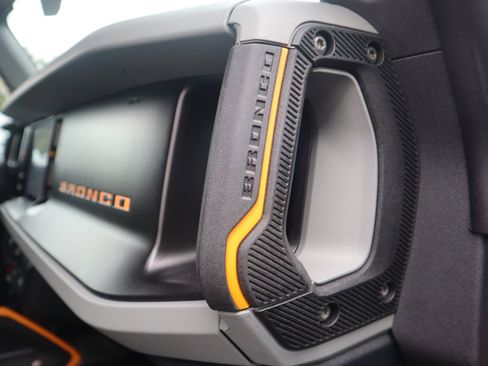 Used 2021 Ford Bronco Badlands image 44