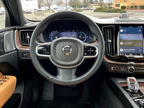 Used 2022 Volvo XC60 T8 Inscription w/ Advanced Package AWD/4WD image 8