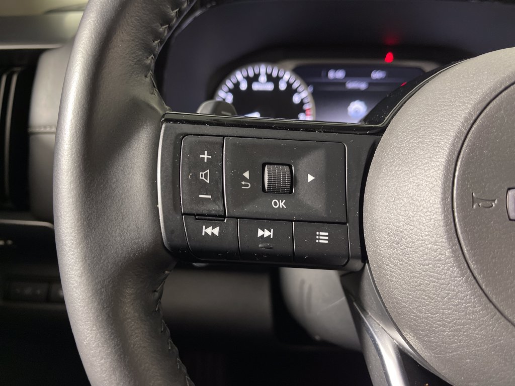 Used 2025 Nissan Pathfinder SL w/ Cargo Package FWD image 28