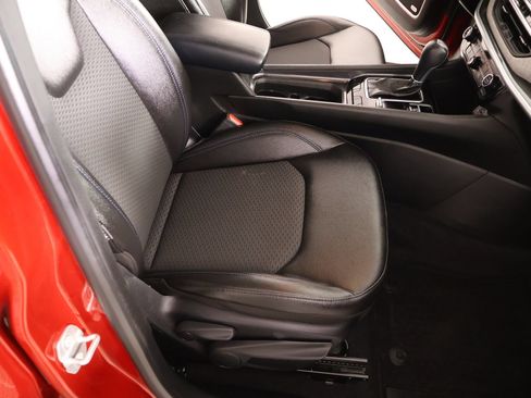Used 2025 Jeep Compass Latitude w/ Sun & Sound Group AWD/4WD image 13