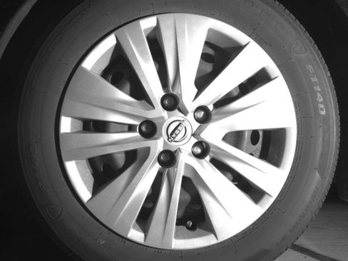 Used 2025 Nissan Sentra S FWD image 15