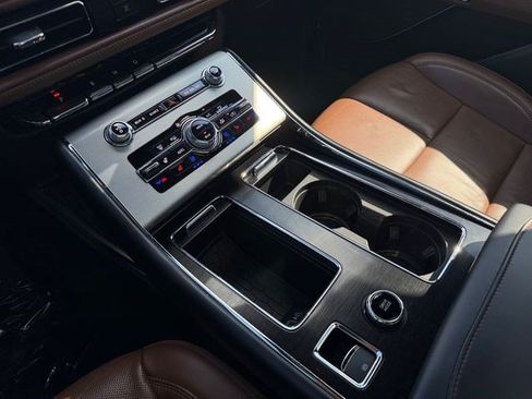 Used 2022 Lincoln Aviator Reserve w/ Equipment Group 201A RWD image 24