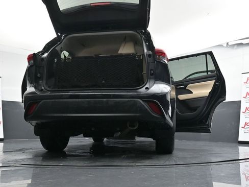 Used 2023 Toyota Highlander XLE image 51