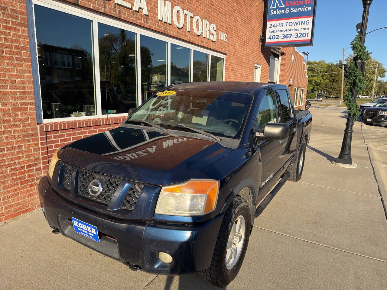 Used 2011 Nissan Titan PRO-4X AWD/4WD image 15