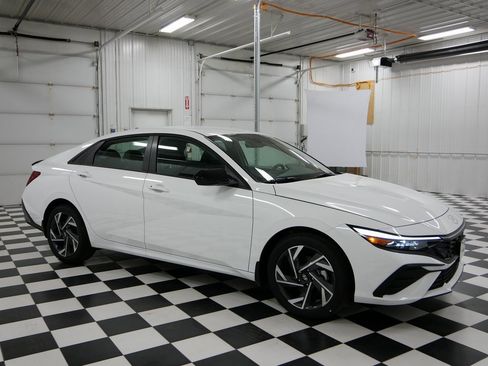 New 2025 Hyundai Elantra Sport image 1