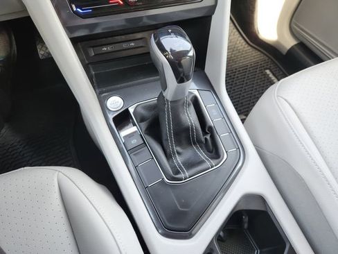 Used 2023 Volkswagen Tiguan SE image 18