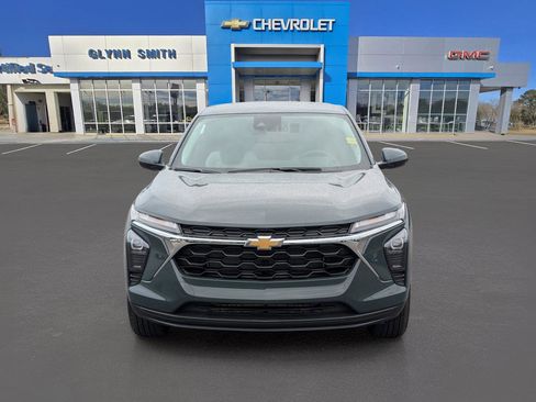 New 2026 Chevrolet Trax LS w/ LS Convenience Package image 2