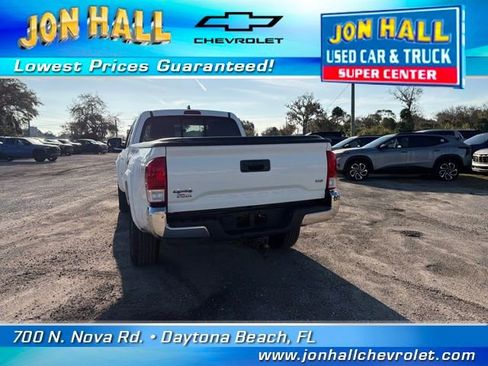 Used 2017 Toyota Tacoma 4x4 Access Cab image 9
