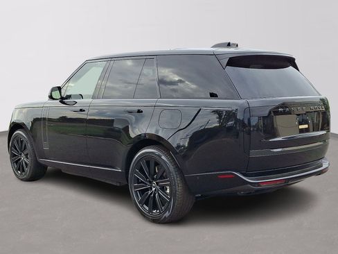 New 2025 Land Rover Range Rover SE image 4