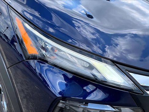 Used 2025 Nissan Rogue SV FWD image 26