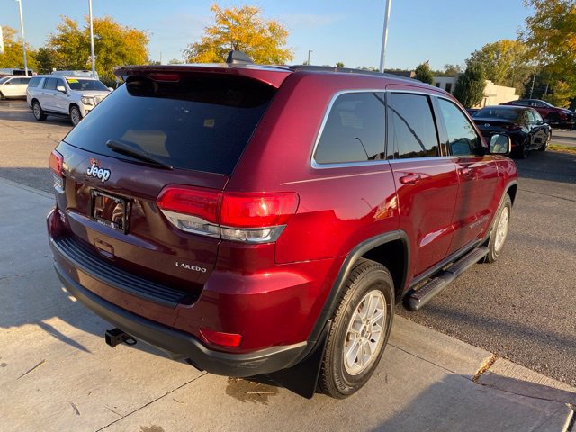 Used 2019 Jeep Grand Cherokee Laredo AWD/4WD image 3