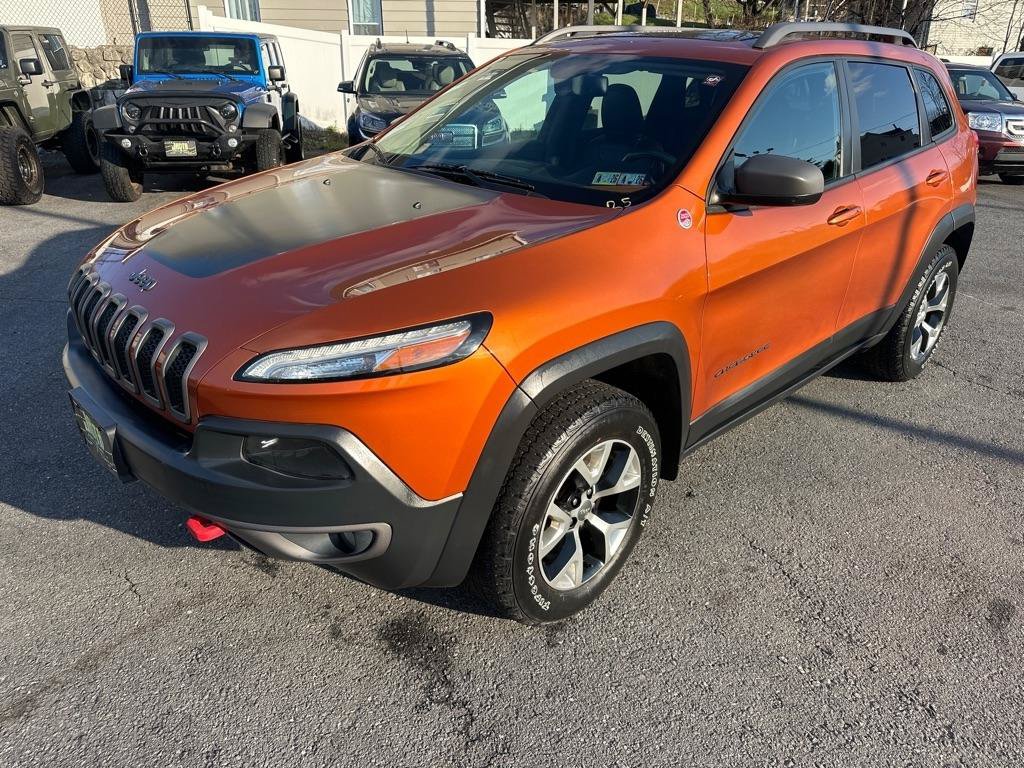 Used 2016 Jeep Cherokee Trailhawk w/ Comfort/Convenience Group AWD/4WD image 2