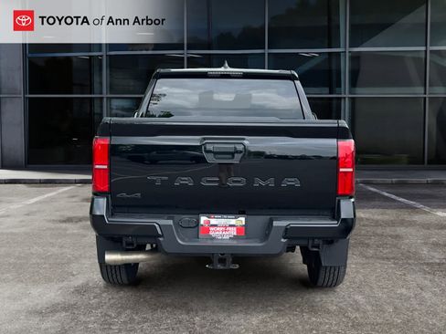 Used 2024 Toyota Tacoma SR5 AWD/4WD image 10