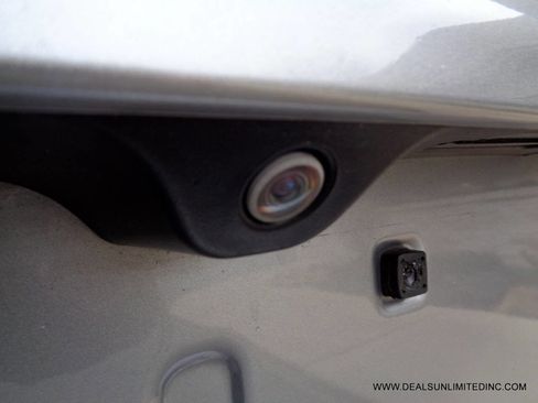 Used 2018 Jeep Compass Latitude w/ Popular Equipment Group image 19