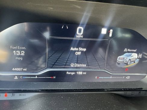 Used 2022 GMC Yukon Denali image 2