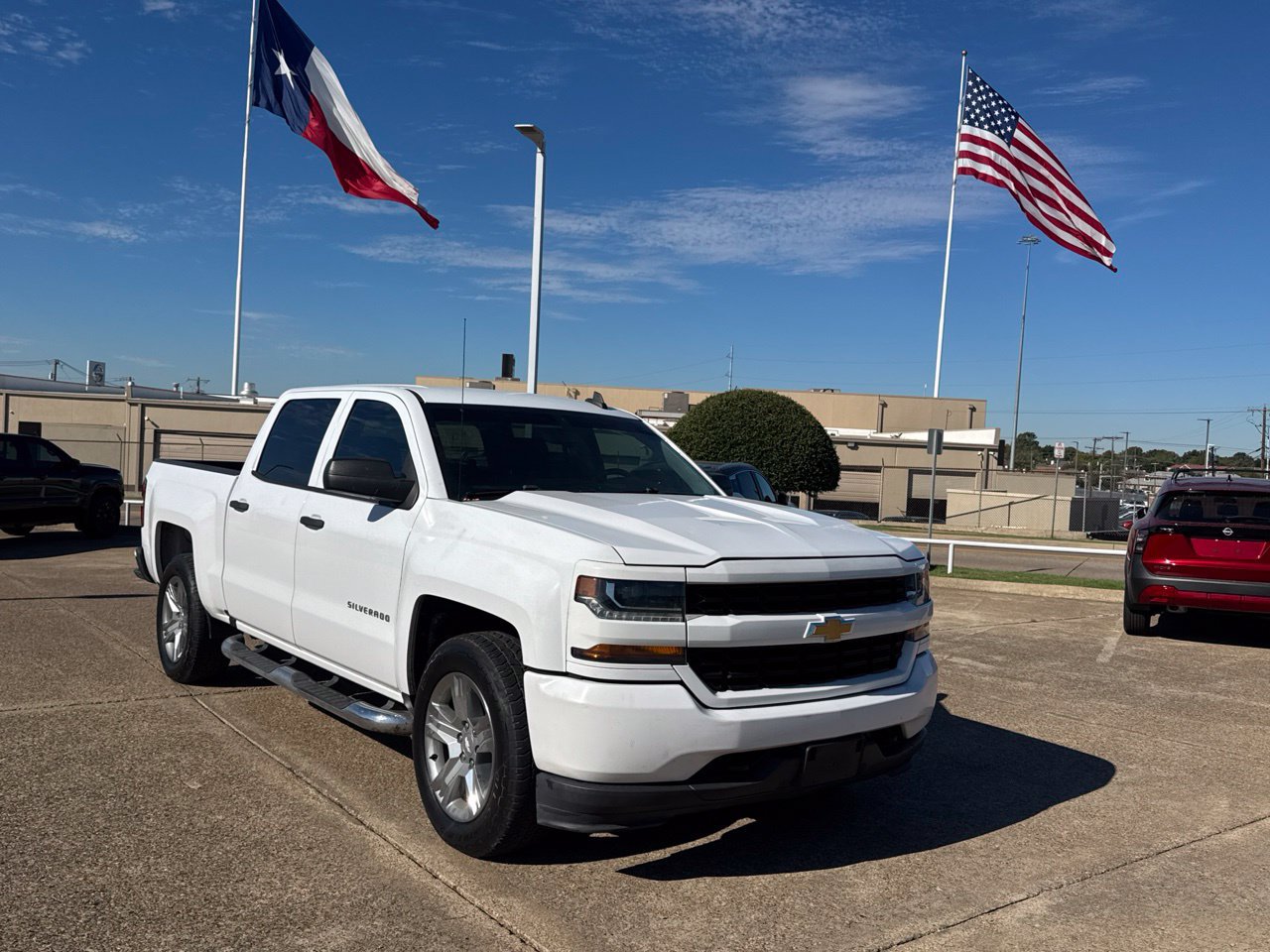 Used 2018 Chevrolet Silverado 1500 Custom w/ Custom Convenience Package RWD image 1